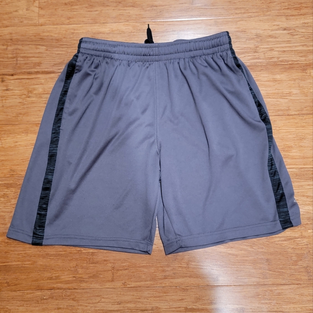 Cheetah performance Grey basketball/workout shorts Size XL